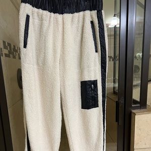 Fabletics Alaska Sherpa Joggers